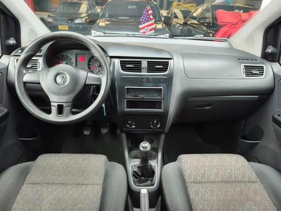 VOLKSWAGEN-FOX-1.0 MI 8V FLEX 4P MANUAL VOLKSWAGEN-FOX-2013