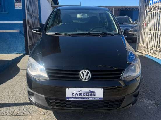VOLKSWAGEN-FOX-2012