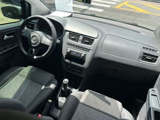 VOLKSWAGEN-FOX-1.0 MI 8V FLEX 4P MANUAL VOLKSWAGEN-FOX-2013