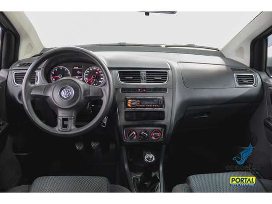VOLKSWAGEN-FOX-2013