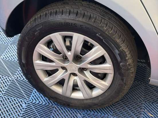 VOLKSWAGEN-FOX-1.0 MI ROUTE 8V FLEX 4P MANUAL VOLKSWAGEN-FOX-2007