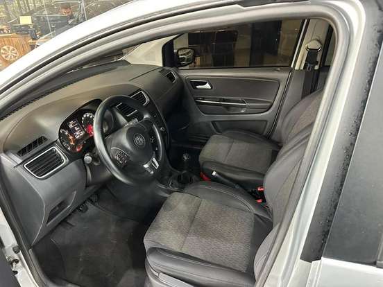 VOLKSWAGEN-FOX-1.0 MI TREND 8V FLEX 4P MANUAL VOLKSWAGEN-FOX-2012