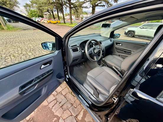 VOLKSWAGEN-FOX-1.0 MI TREND 8V FLEX 4P MANUAL VOLKSWAGEN-FOX-2010