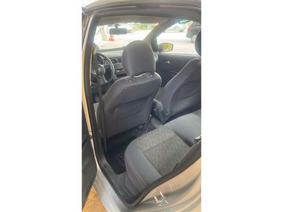 VOLKSWAGEN-FOX-2012