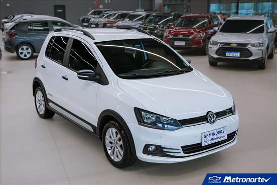 VOLKSWAGEN-FOX-2017