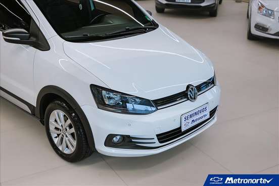 VOLKSWAGEN-FOX-2017