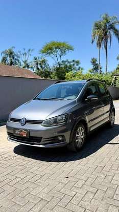 VOLKSWAGEN-FOX-2017