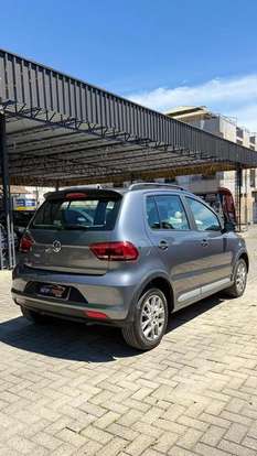 VOLKSWAGEN-FOX-2017