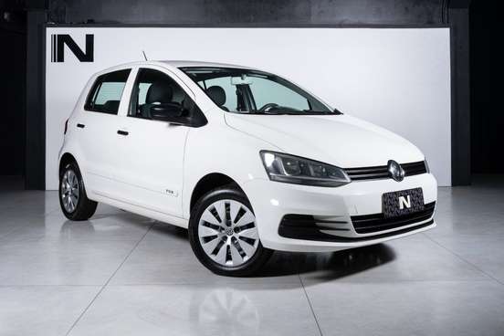 VOLKSWAGEN-FOX-2016
