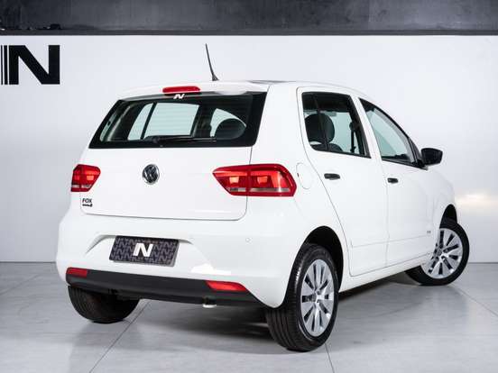 VOLKSWAGEN-FOX-1.0 MPI TRENDLINE 12V FLEX 4P MANUAL VOLKSWAGEN-FOX-2016