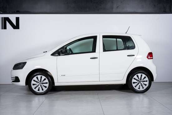 VOLKSWAGEN-FOX-2016