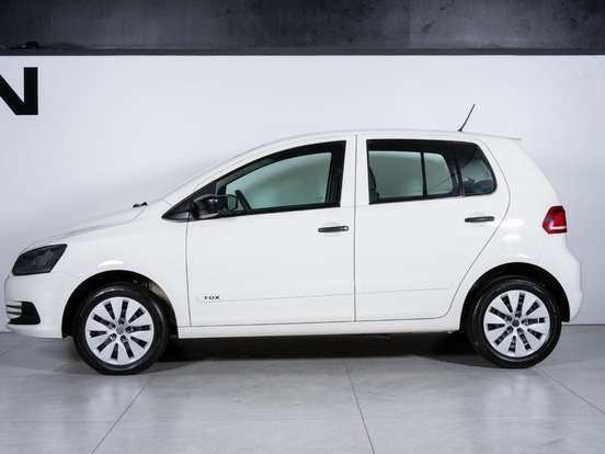 VOLKSWAGEN-FOX-1.0 MPI TRENDLINE 12V FLEX 4P MANUAL VOLKSWAGEN-FOX-2016