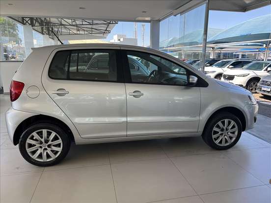 VOLKSWAGEN-FOX-1.6 MI 8V FLEX 4P AUTOMATIZADO VOLKSWAGEN-FOX-2012
