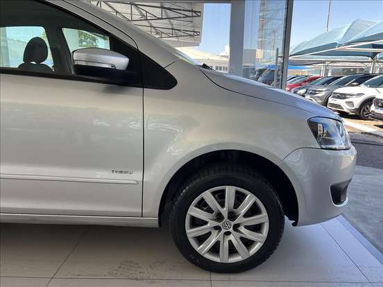 VOLKSWAGEN-FOX-1.6 MI 8V FLEX 4P AUTOMATIZADO VOLKSWAGEN-FOX-2012