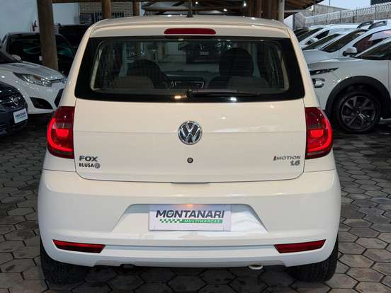VOLKSWAGEN-FOX-2012