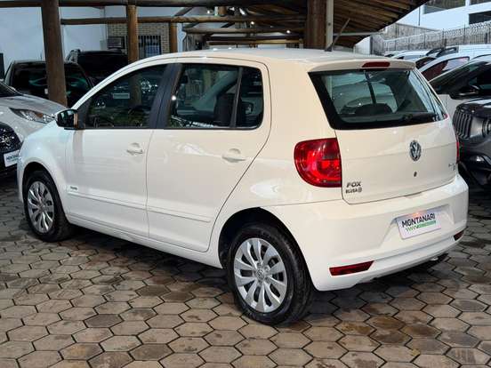 VOLKSWAGEN-FOX-2012
