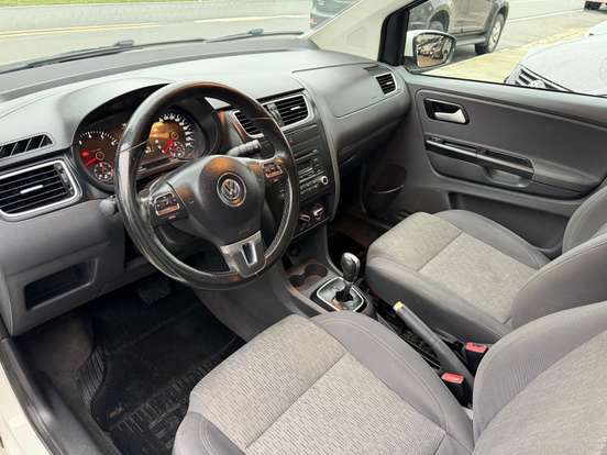 VOLKSWAGEN-FOX-2012