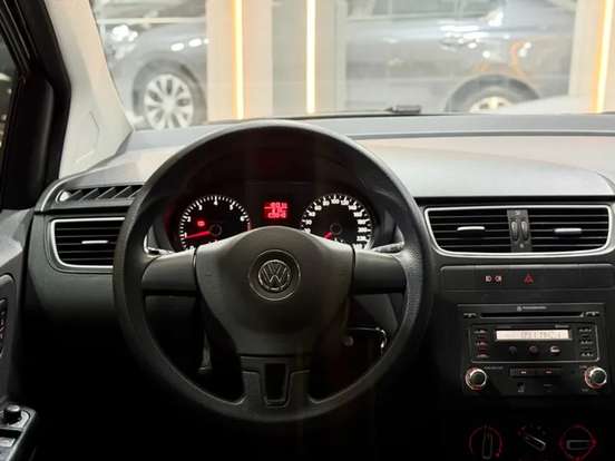 VOLKSWAGEN-FOX-2013