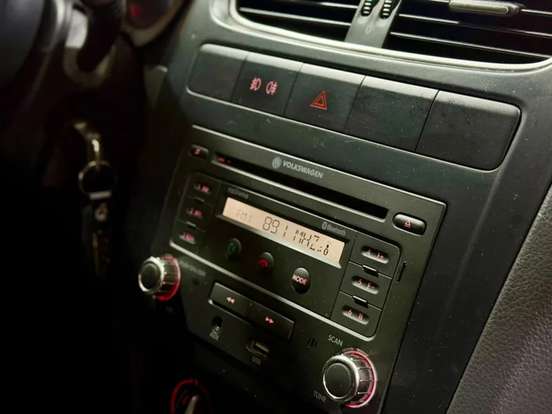 VOLKSWAGEN-FOX-2013