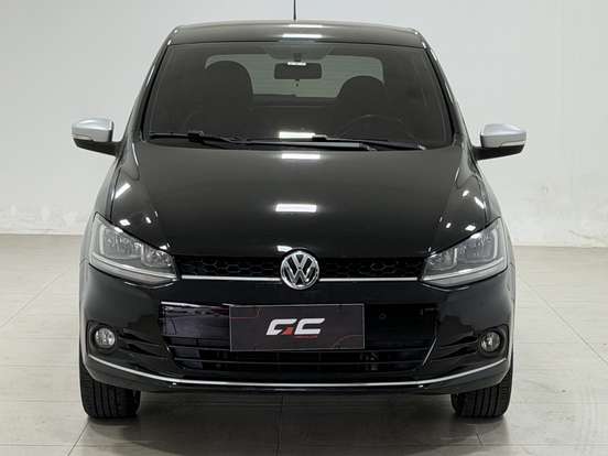 VOLKSWAGEN-FOX-2015