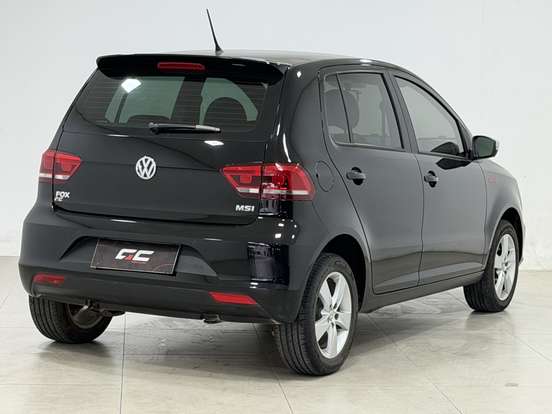 VOLKSWAGEN-FOX-2015