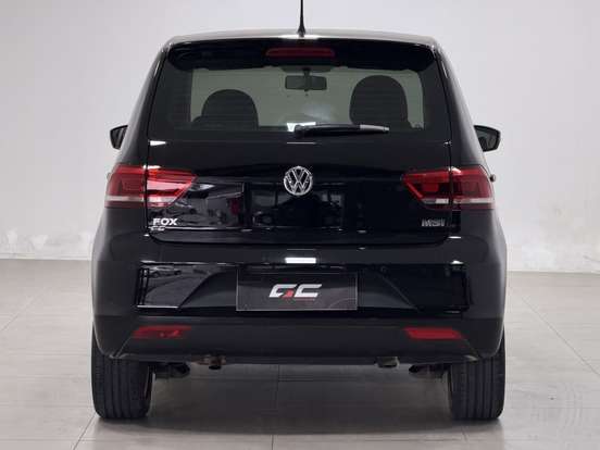 VOLKSWAGEN-FOX-1.6 MI ROCK IN RIO 8V FLEX 4P MANUAL VOLKSWAGEN-FOX-2015