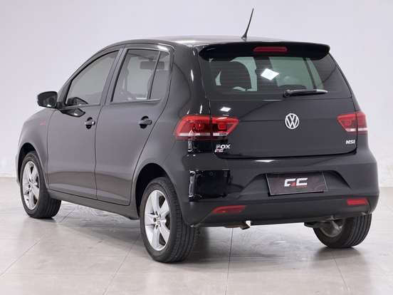 VOLKSWAGEN-FOX-2015