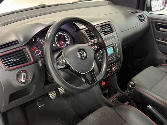 VOLKSWAGEN-FOX-1.6 MI ROCK IN RIO 8V FLEX 4P MANUAL VOLKSWAGEN-FOX-2015
