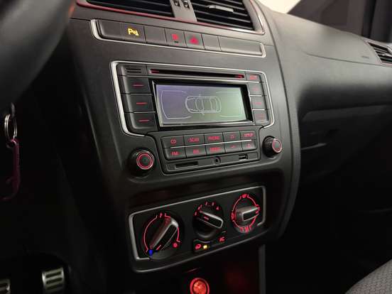 VOLKSWAGEN-FOX-2015
