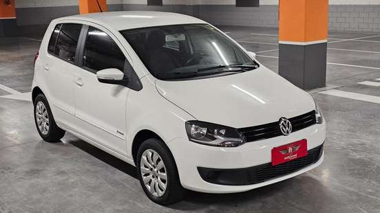 VOLKSWAGEN-FOX-2014