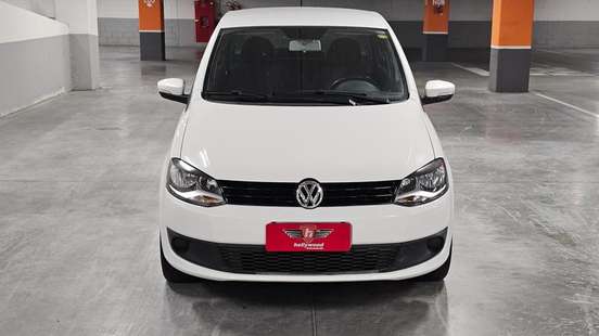 VOLKSWAGEN-FOX-2014
