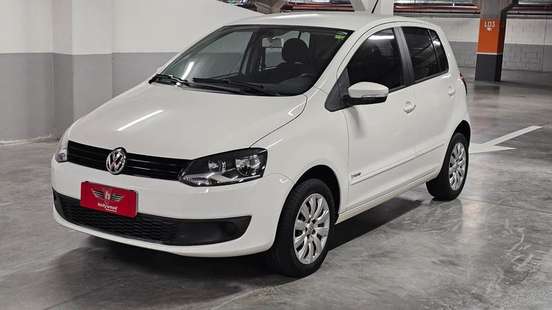VOLKSWAGEN-FOX-2014