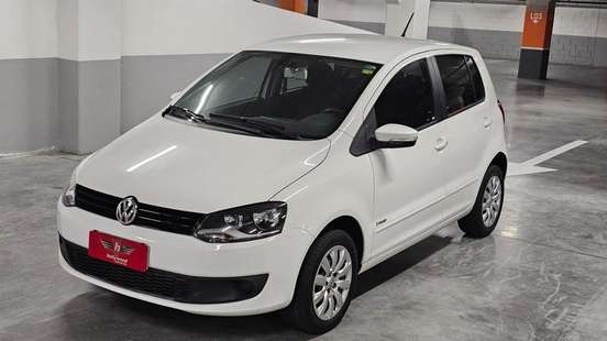 VOLKSWAGEN-FOX-2014