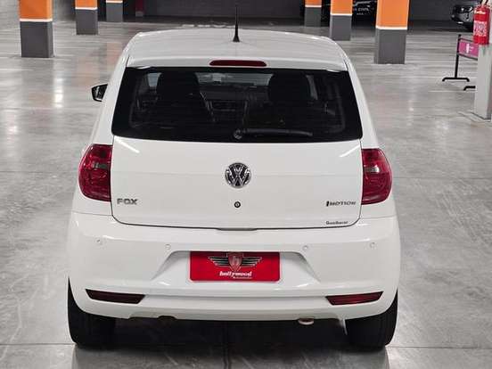 VOLKSWAGEN-FOX-1.6 MI SELEÇÃO 8V FLEX 4P AUTOMATIZADO VOLKSWAGEN-FOX-2014