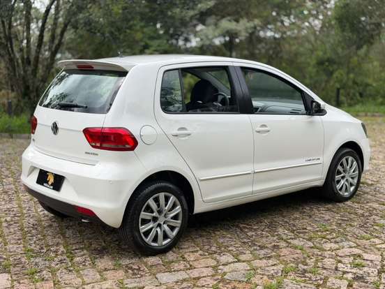 VOLKSWAGEN-FOX-1.6 MSI COMFORTLINE 8V FLEX 4P AUTOMATIZADO VOLKSWAGEN-FOX-2014