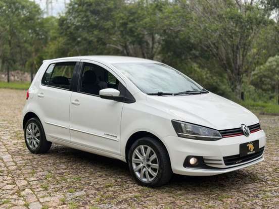 VOLKSWAGEN-FOX-2014