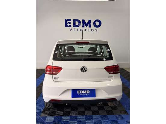 VOLKSWAGEN-FOX-2015