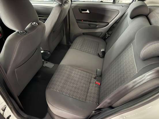 VOLKSWAGEN-FOX-2015