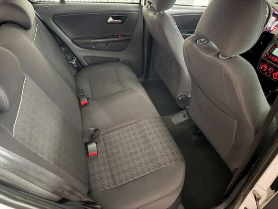 VOLKSWAGEN-FOX-1.6 MSI COMFORTLINE 8V FLEX 4P MANUAL VOLKSWAGEN-FOX-2015