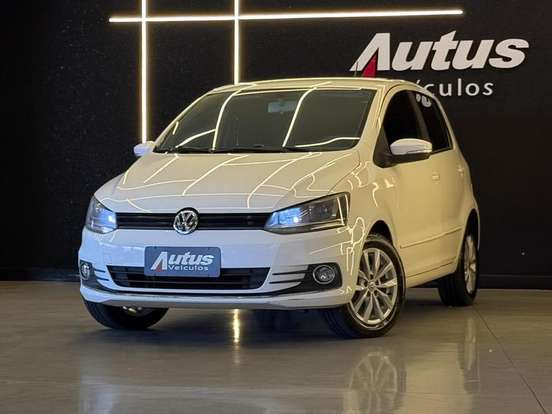 VOLKSWAGEN-FOX-2015