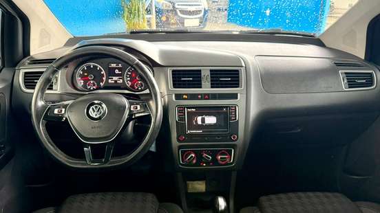 VOLKSWAGEN-FOX-2018