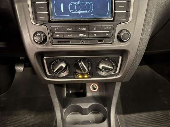 VOLKSWAGEN-FOX-1.6 MSI COMFORTLINE 8V FLEX 4P MANUAL VOLKSWAGEN-FOX-2015