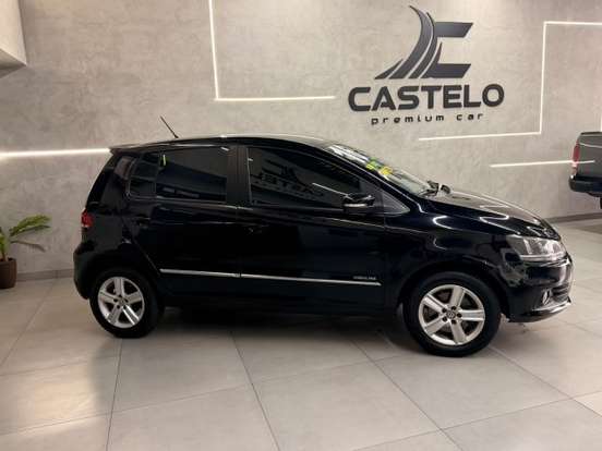 VOLKSWAGEN-FOX-2015