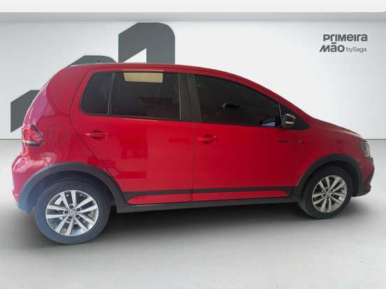 VOLKSWAGEN-FOX-2016