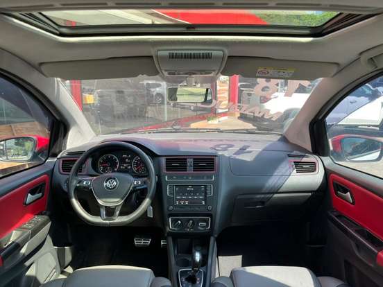 VOLKSWAGEN-FOX-2017
