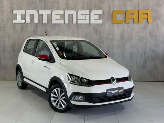 VOLKSWAGEN-FOX-2015