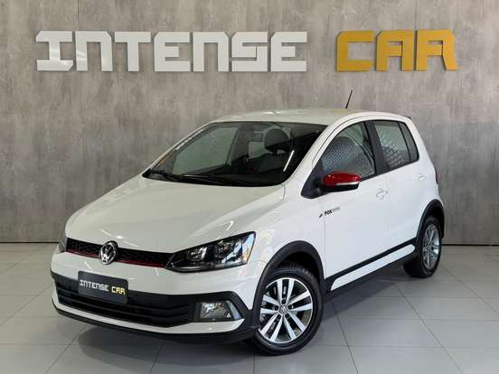 VOLKSWAGEN-FOX-2015