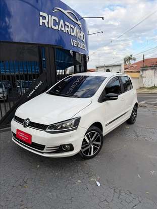 VOLKSWAGEN-FOX-2016
