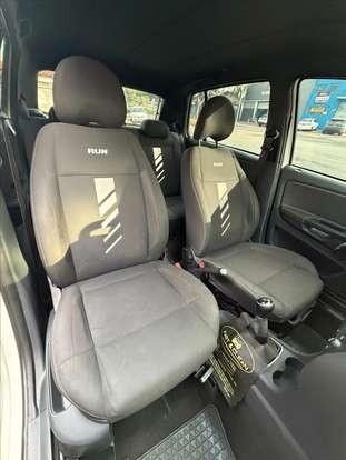 VOLKSWAGEN-FOX-2016