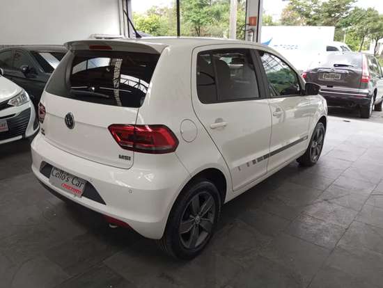 VOLKSWAGEN-FOX-2016